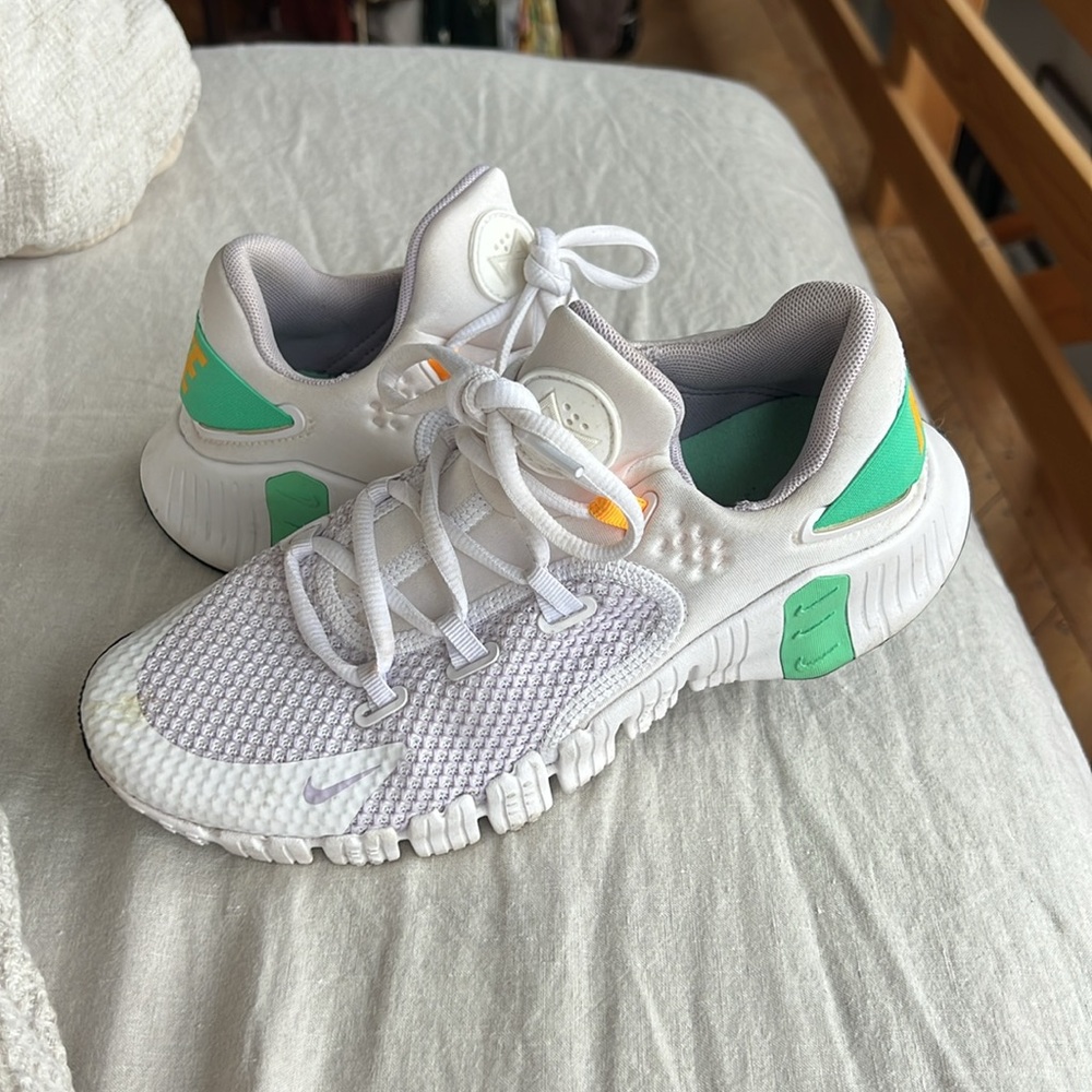 Women’s Nike sneakers